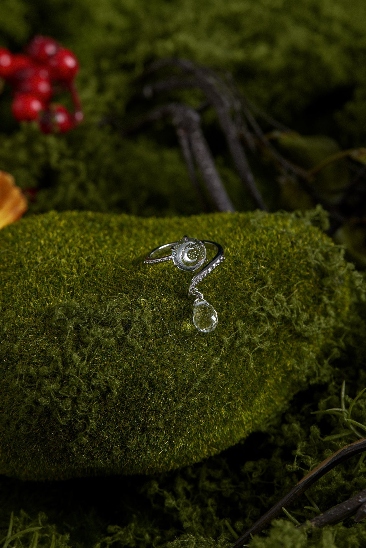 Clear Quartz Silver Crescent Moon Dangle Ring - Dreamy