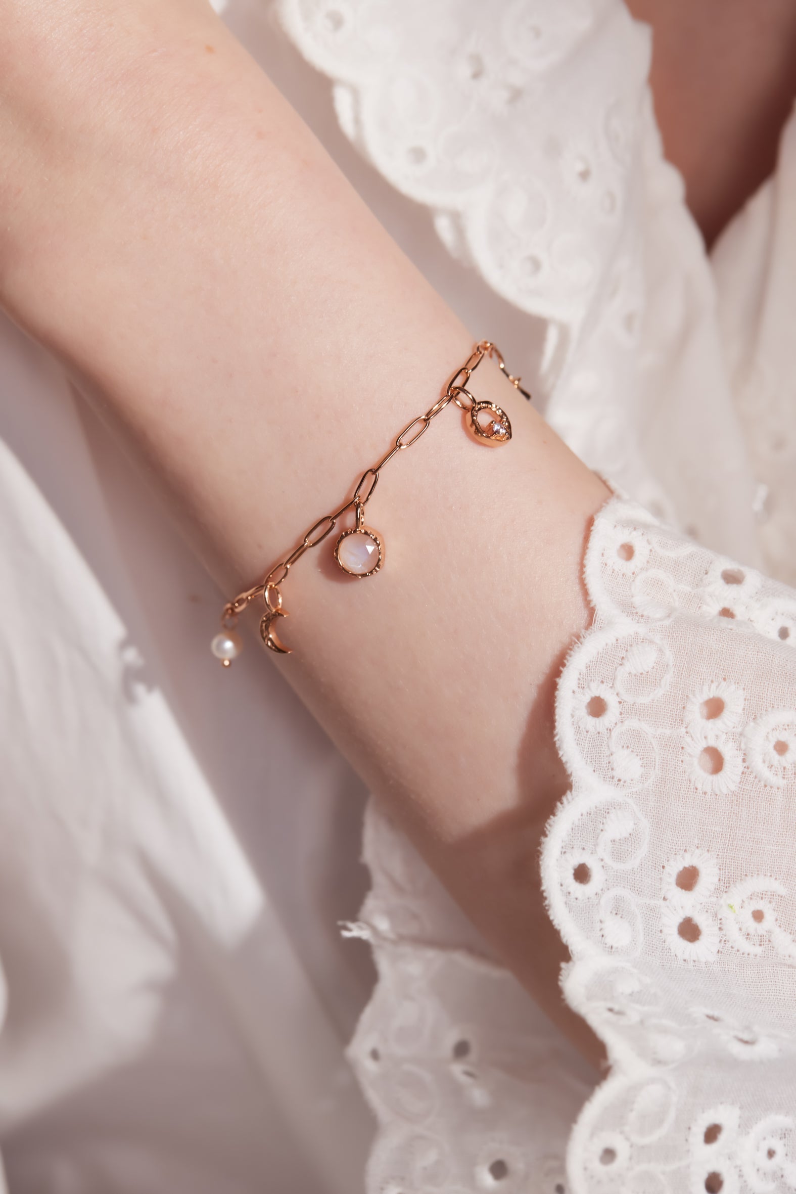 Moonstone & Freshwater Pearl Gold Link Bracelet - Moonlight