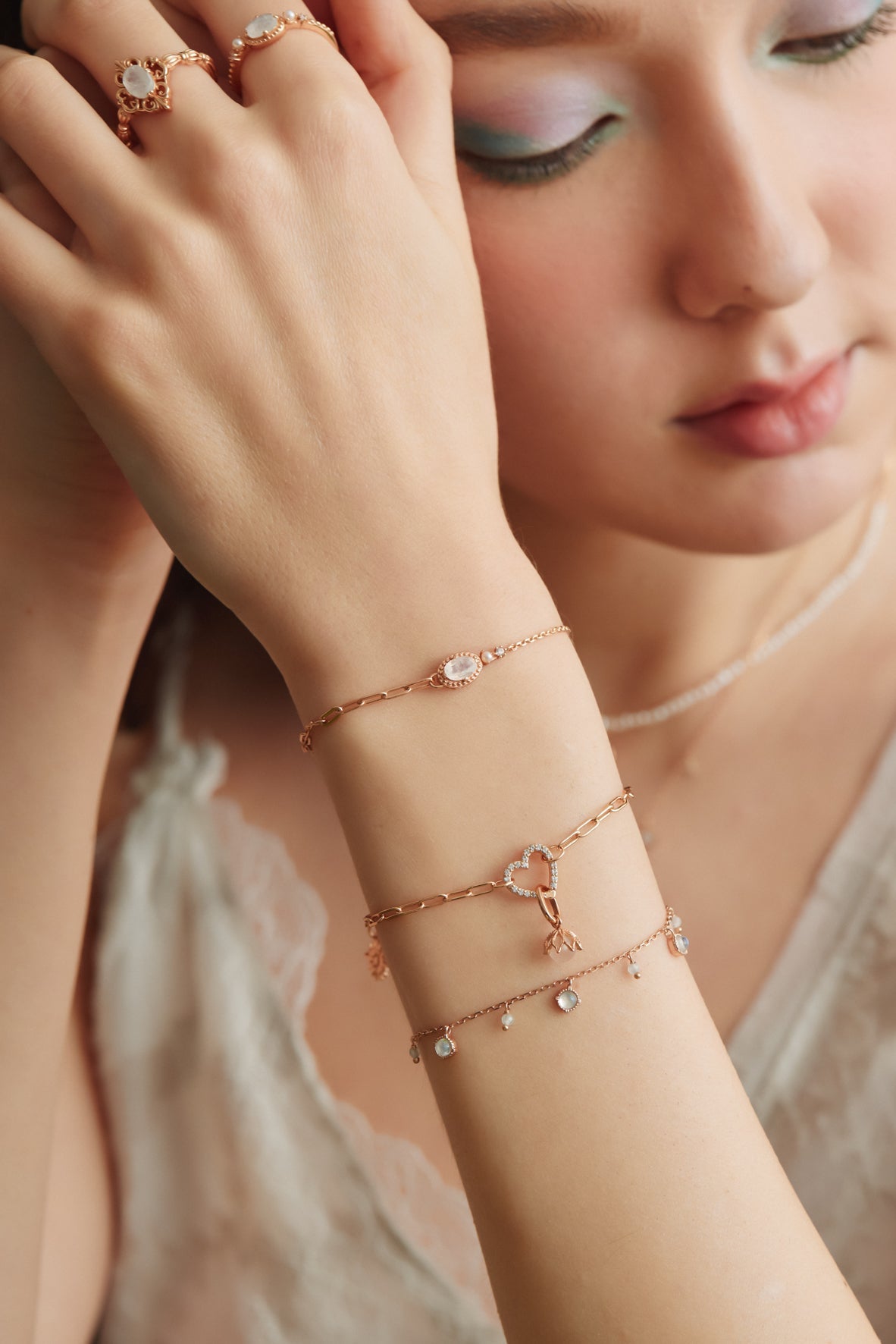 Gold Link Chain Bracelet with Heart Charm Holder